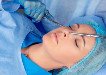 Finding the Best Rhinoplasty Surgeon in India for Nose Reconstruction