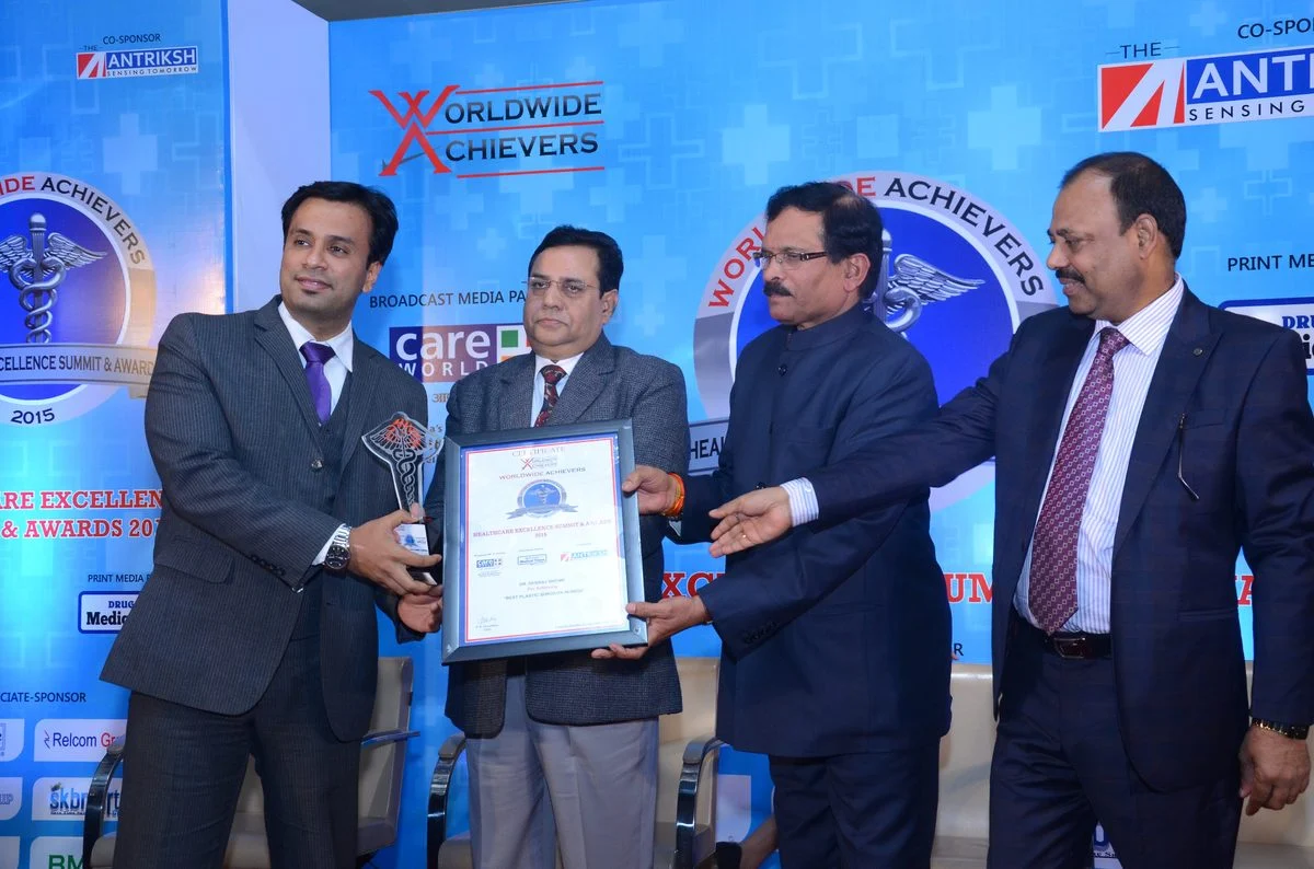 Dr. Debraj Shome named Best Plastic Surgeon in India at the Healthcare Excellence Summit 2015